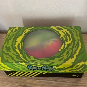 Puma size 9 basketball shoes